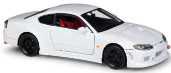 Модель Nissan Silvia S-15 М1:24 белая